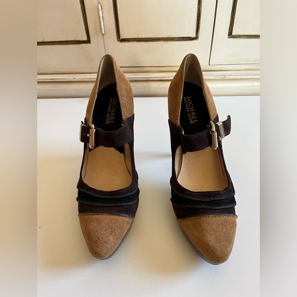 MICHAEL Michael Kors Brown Tan Black Suede Maryjane Gold buckle Pump Size 6.5 - Picture 3 of 16